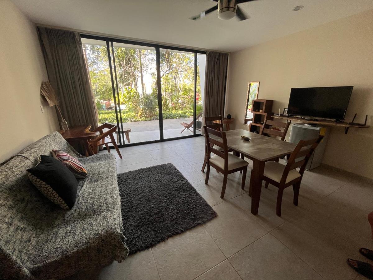 Condo Jungle Apartment & Private Patio ตูลุม ภายนอก รูปภาพ